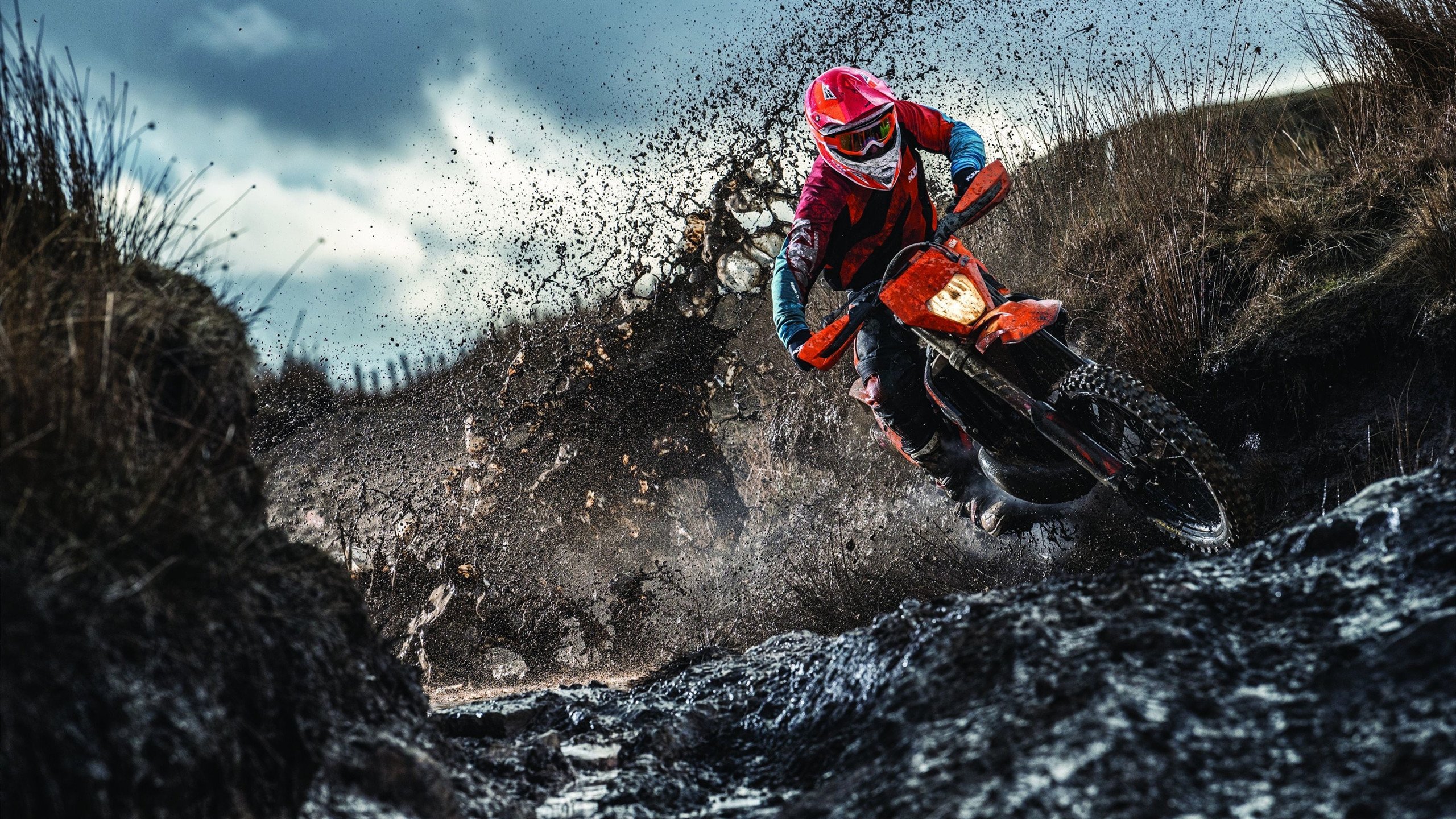 史上最“硬核”篮下争夺：他在攻防转换中的拼搏精神令人敬佩！